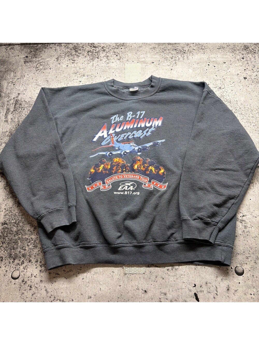 EAA 17 Airplane Crewneck Sweatshirt sz XL Grey